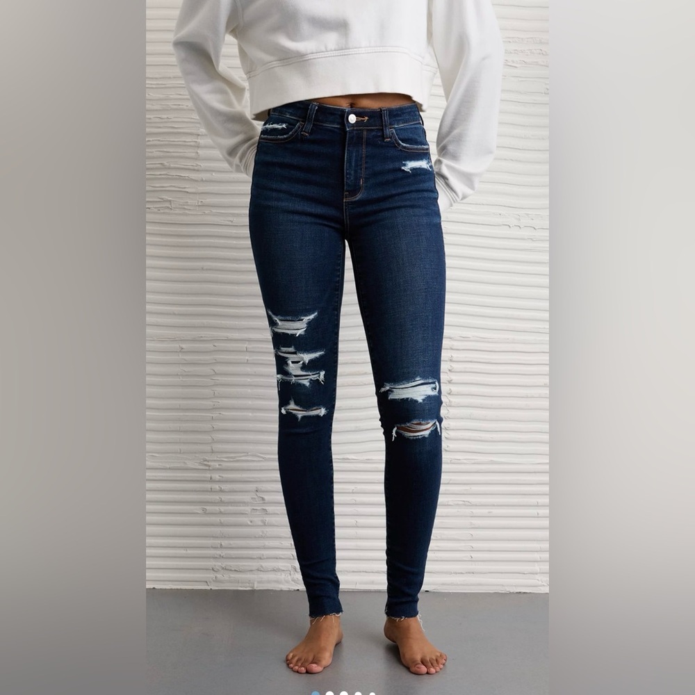 American Eagle Women’s High-Rise Dark Blue Distressed Skinny Jeans